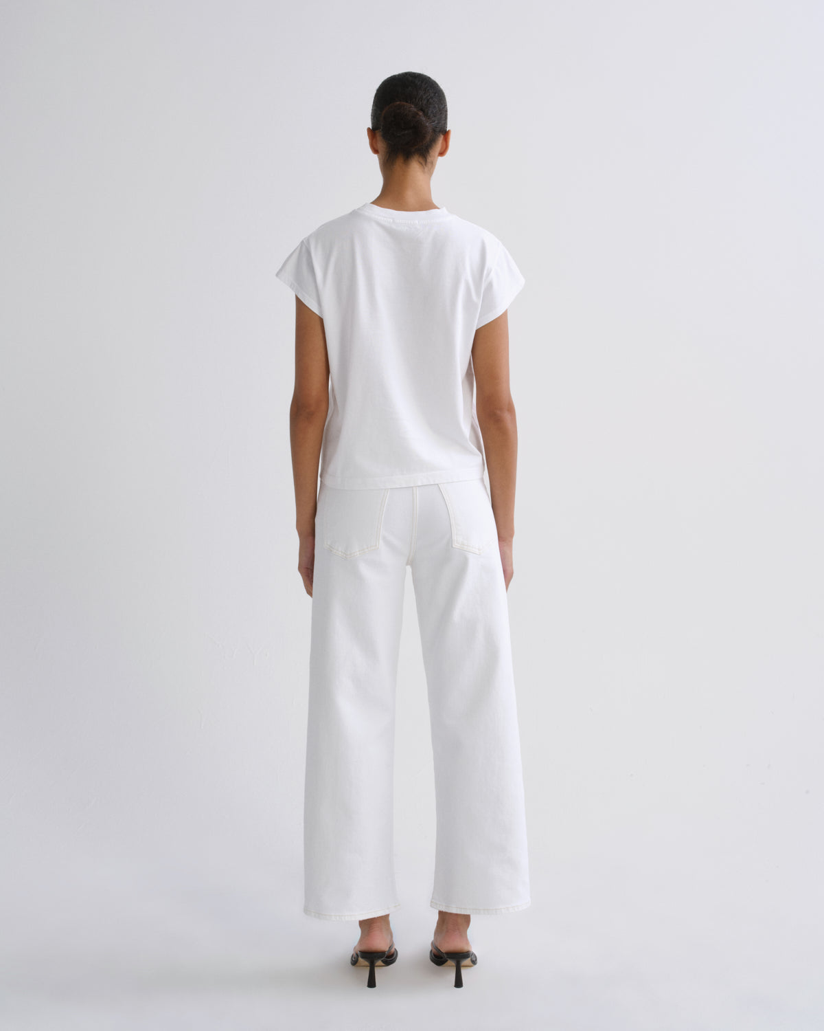 agolde-ren-jean-stretch-jeans-white-wash-cropped-wei image 2