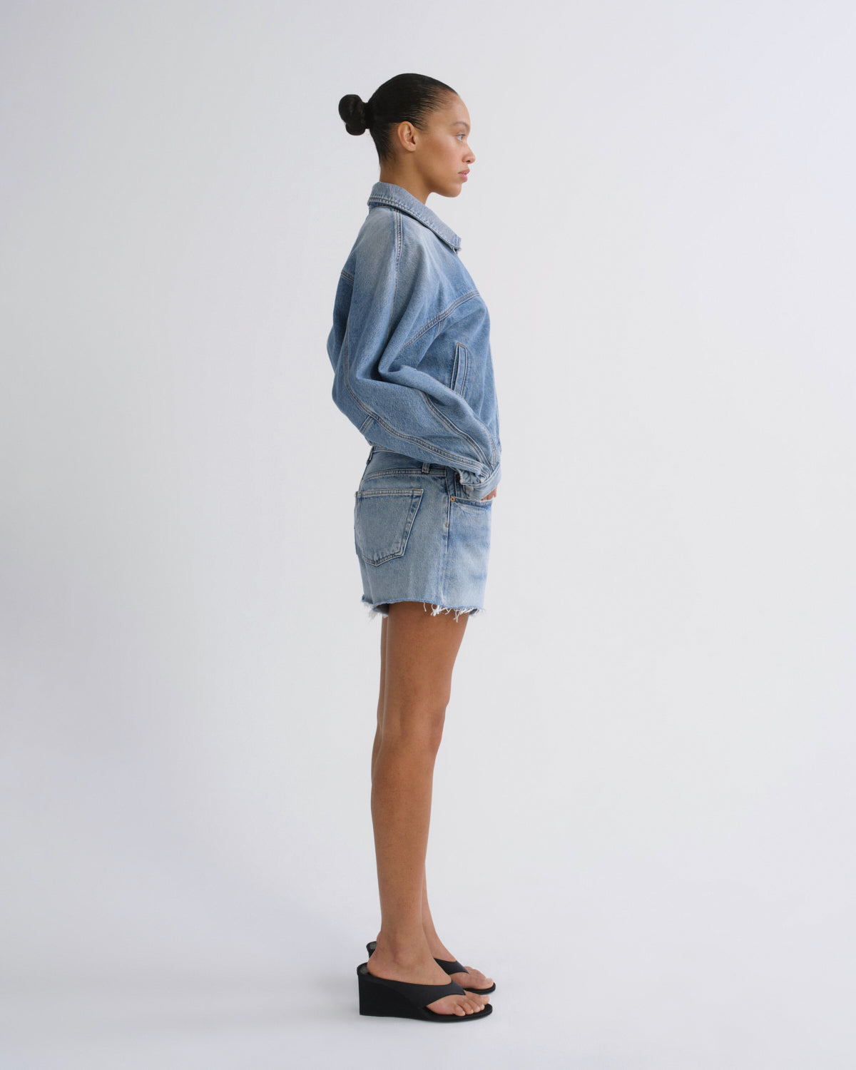 agolde-parker-short-post-damen-jeansshorts-hellblau image 3