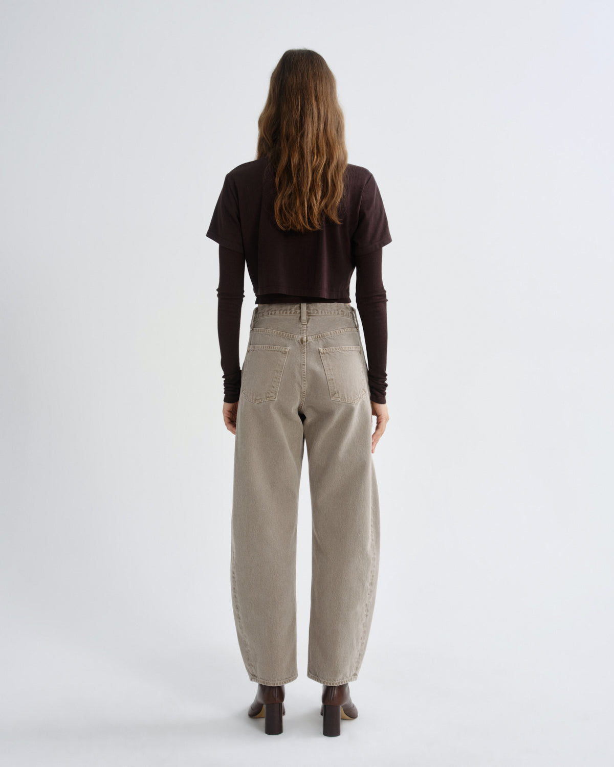 agolde-romily-tee-t-shirt-chocolate-bio-baumwolle-cropped image 2