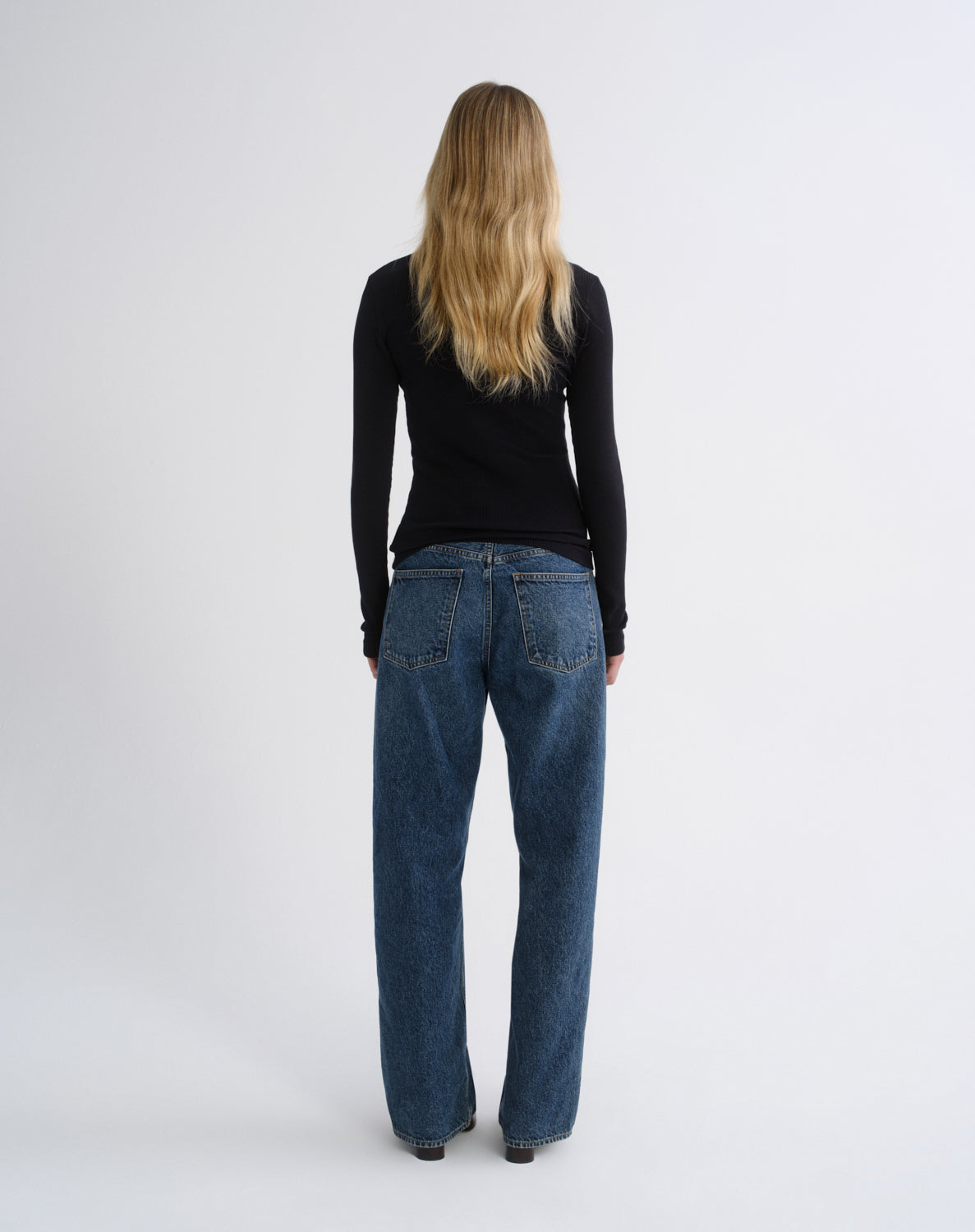 agolde-amica-zip-polo-poloshirt-obscura-dunkelblau image 2