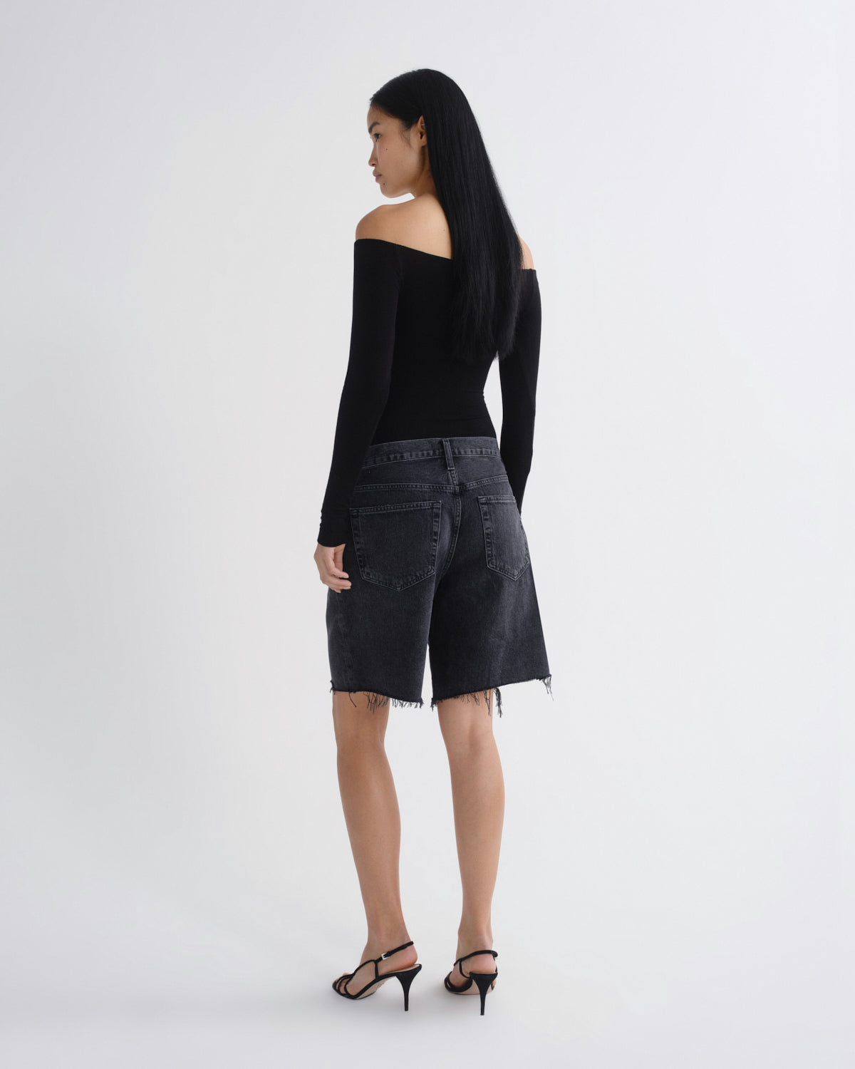 agolde-indra-short-denimshorts-bounce-schwarz-used image 2