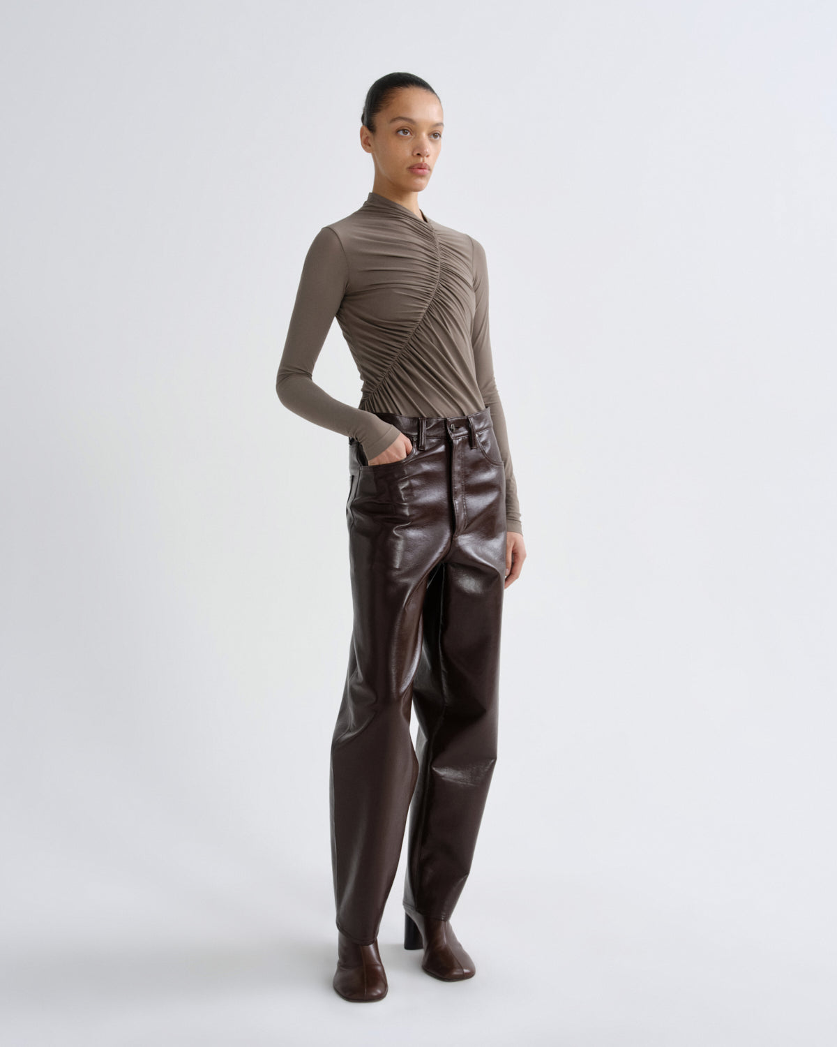 agolde-lupin-bodysuit-mink-taupe-second-skin image 4