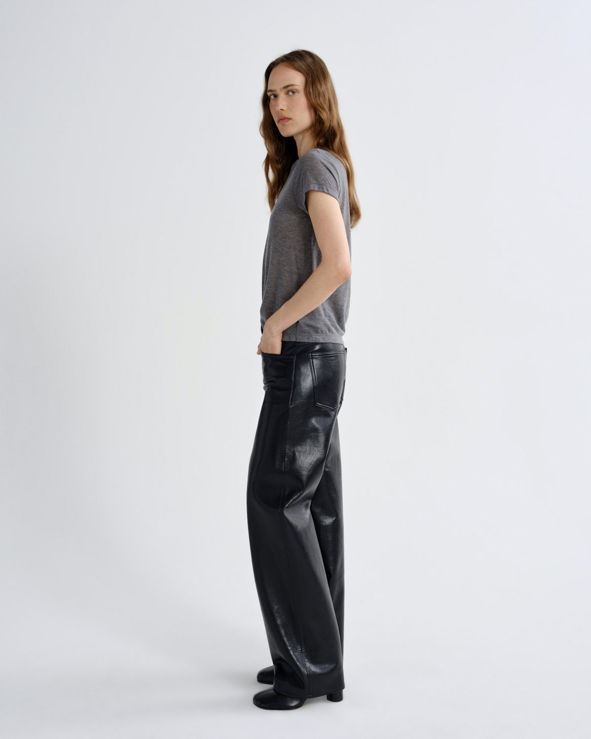 agolde-long-line-adine-tee-t-shirt-grey-heather-tencel image 5