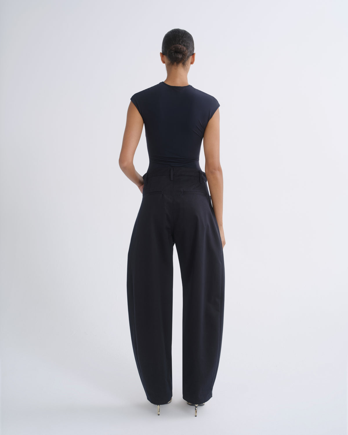 agolde-luna-trouser-obscura-navy-twill-34 image 2