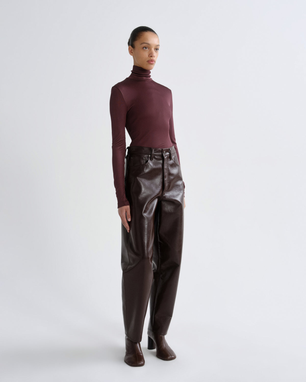 agolde-caryle-turtleneck-corinth-bordeaux image 3