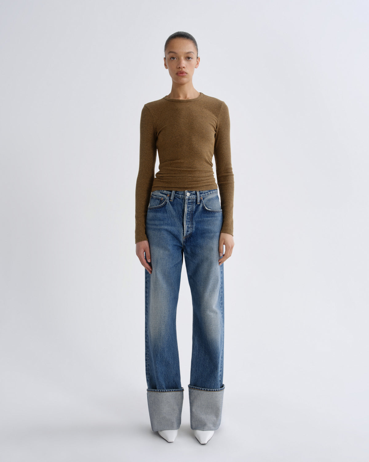 agolde-delphi-slim-shirt-brew-braun-damen-rippe image 5