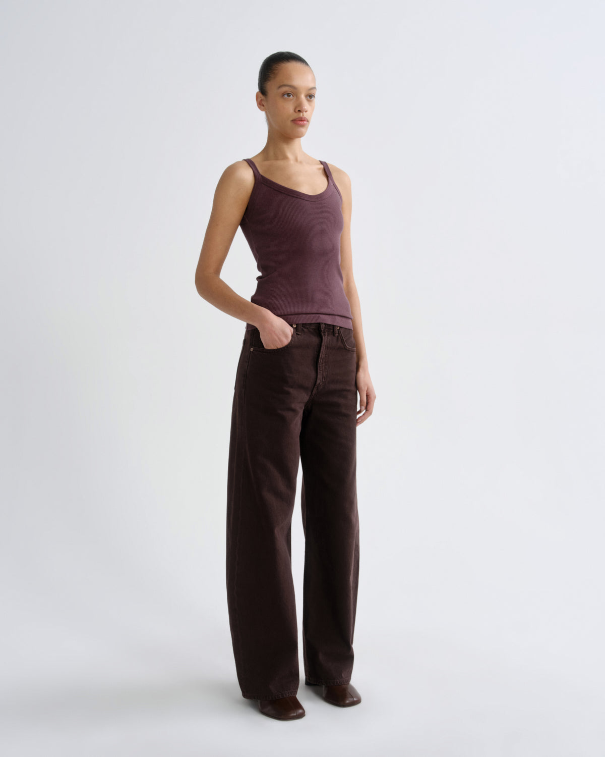 agolde-jordan-tank-moyer-damen-top-v-ausschnitt-bio-baumwolle image 4