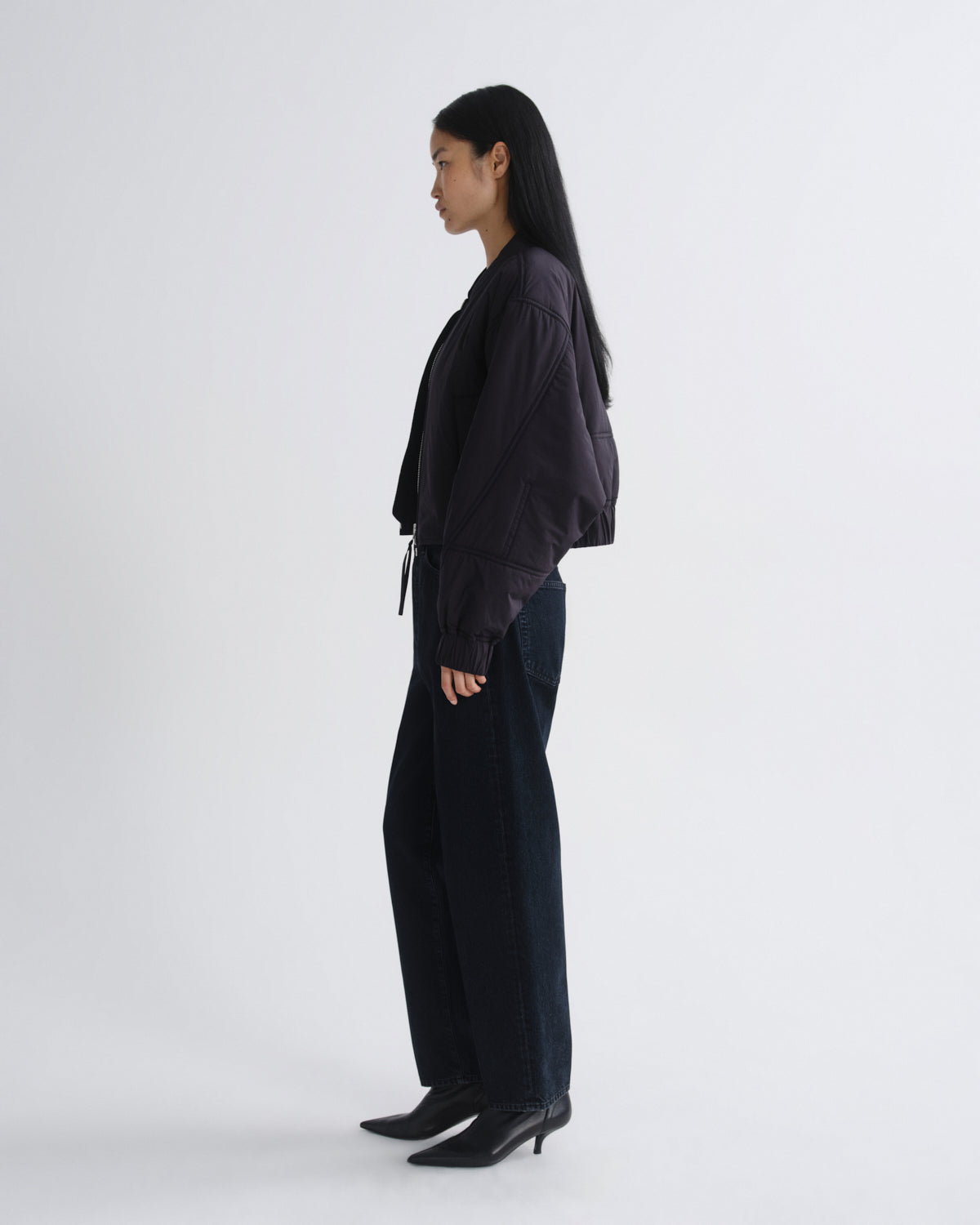 agolde-leni-bomberjacke-obscura-navy-schwarzblau image 4