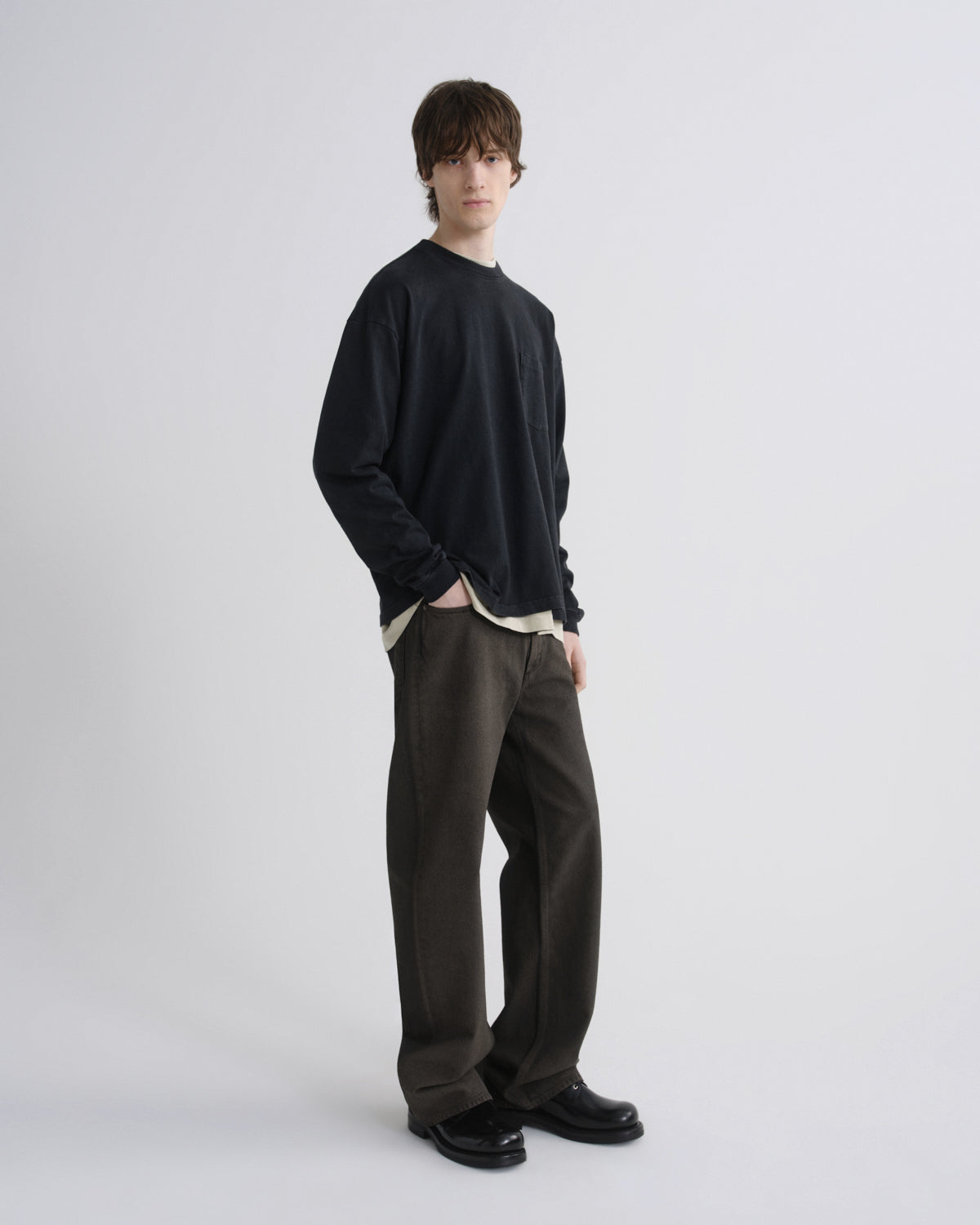 agolde-lucan-longsleeve-washed-black-herren image 3