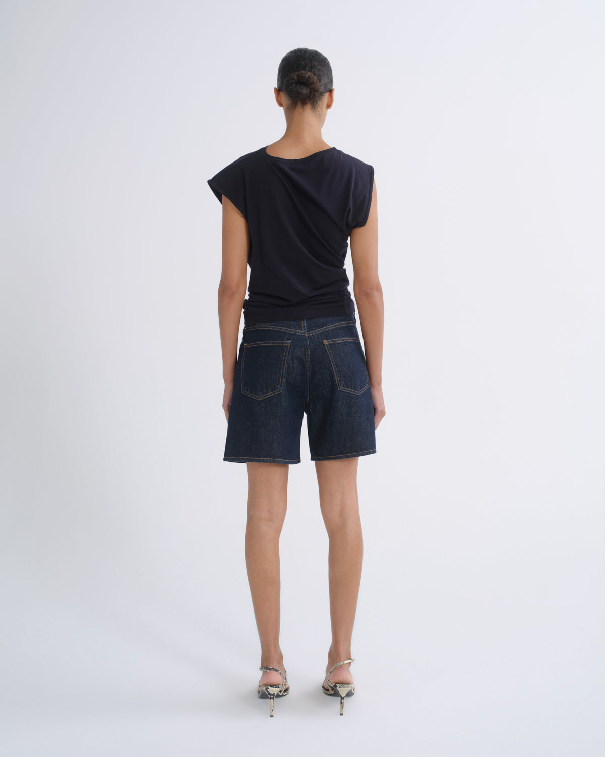 agolde-dame-short-weightless-shorts-rinse-dunkelblau image 2