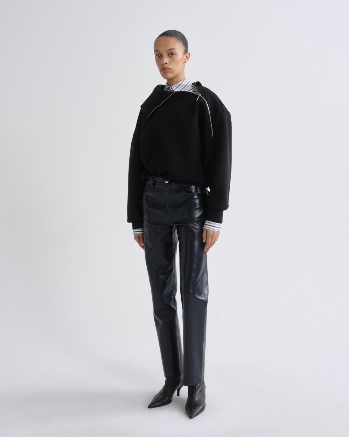 agolde-coyle-sweatshirt-black-damen-pullover-schwarz-zip image 5