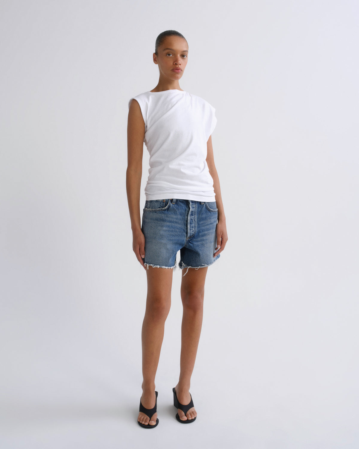 agolde-nye-short-bounty-damen-indigo-rigid image 4