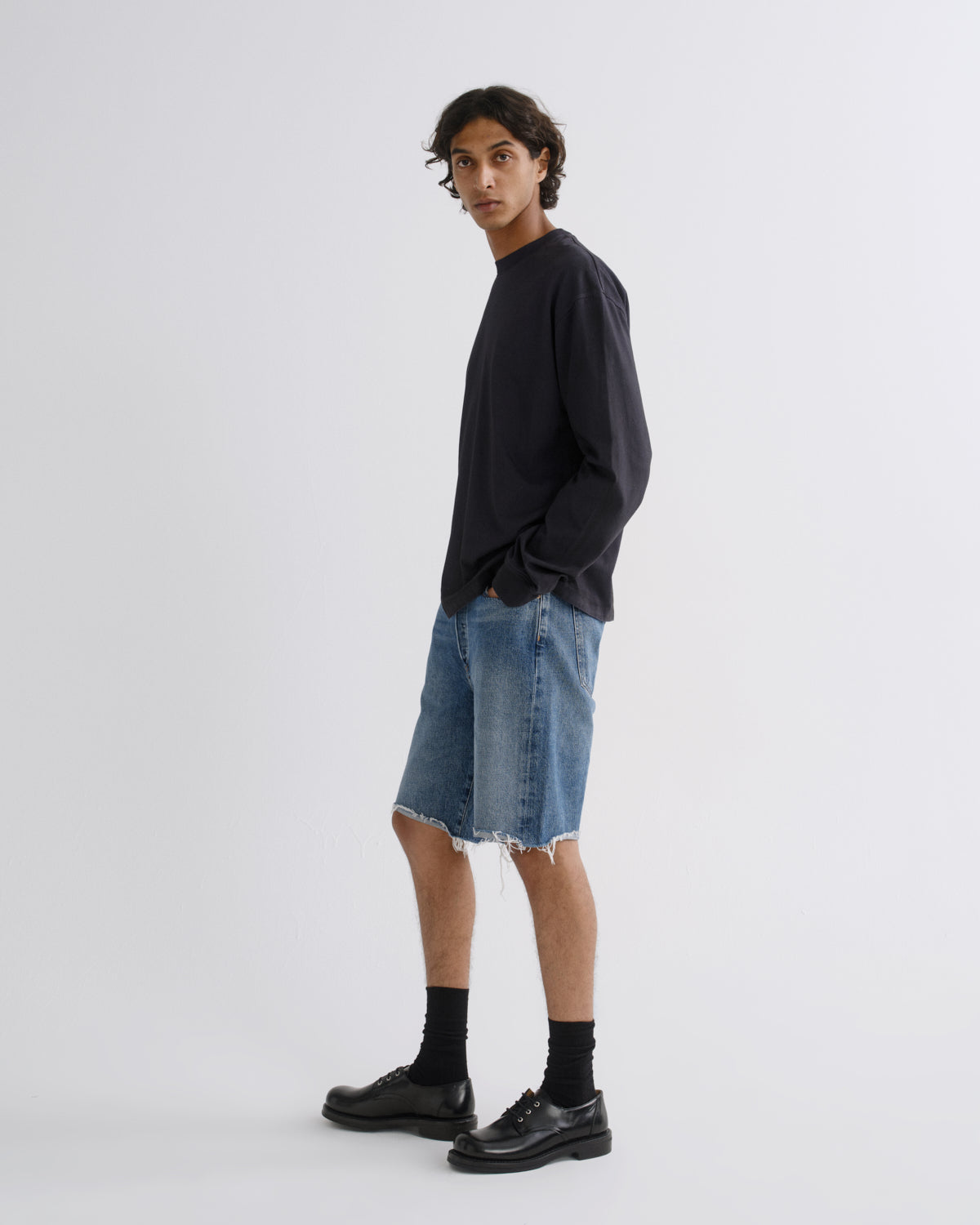 agolde-anson-short-shorts-guide-indigo-herren image 4