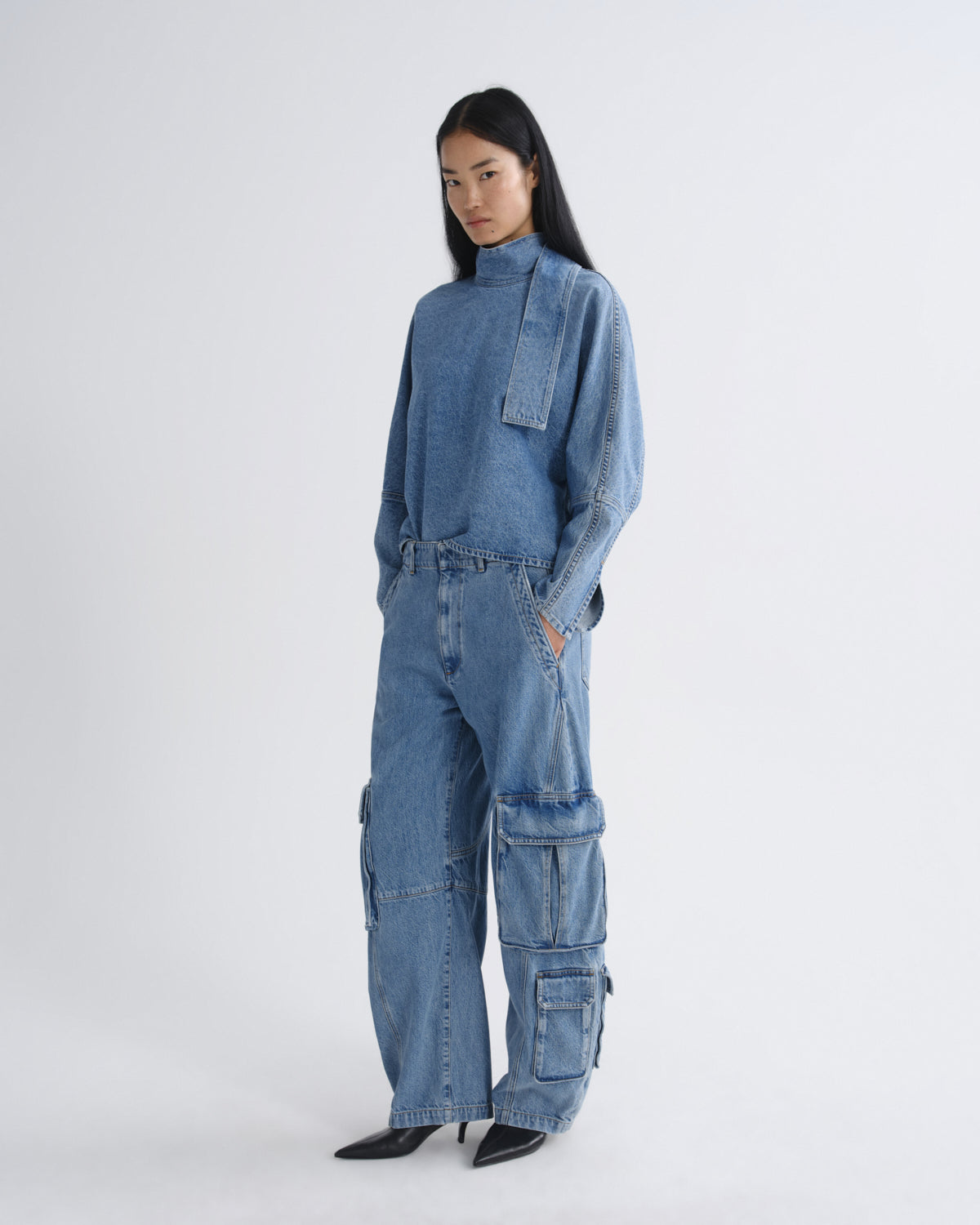 agolde-kembra-top-weightless-magnify-indigo-langarm image 5