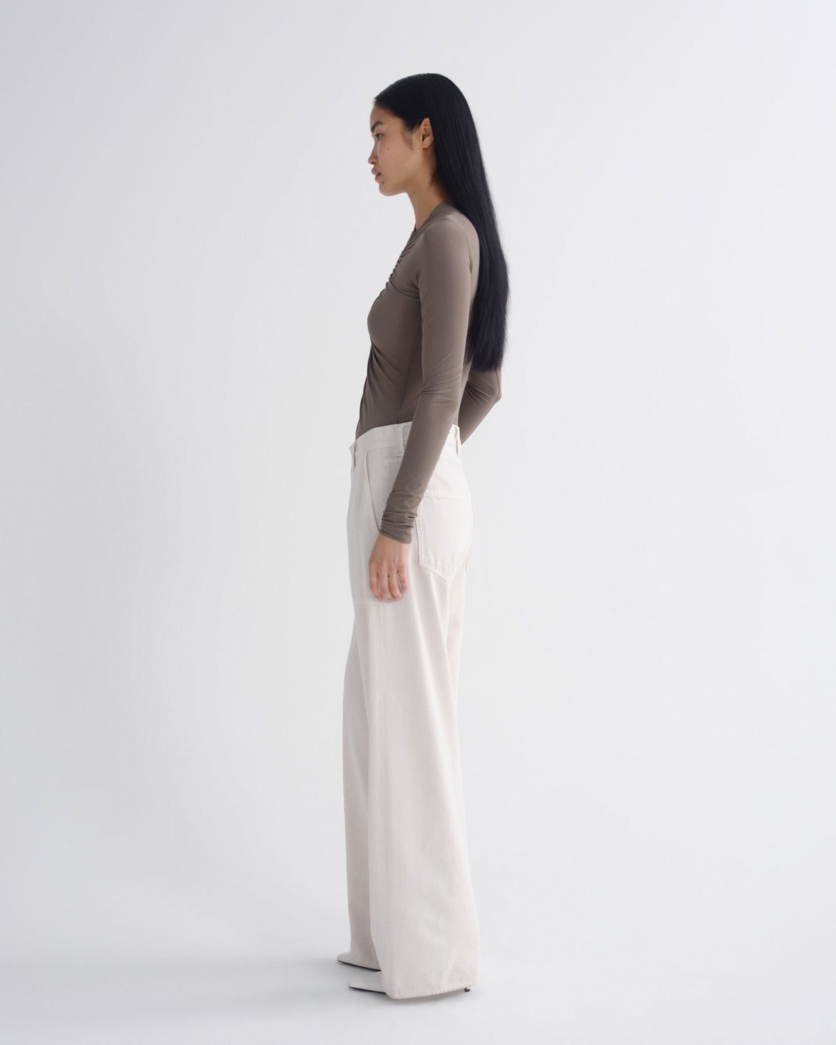 agolde-low-curve-utility-bone-damen-jeans-creme-flyweight image 4