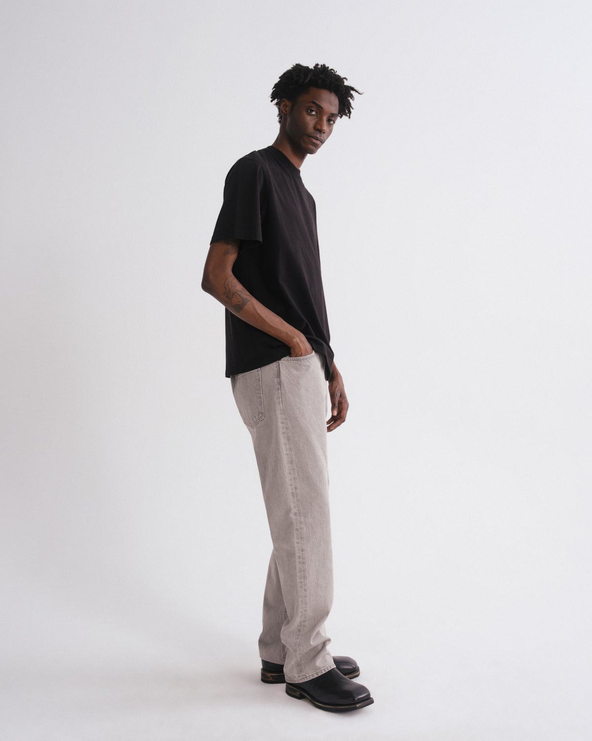 agolde-asha-mock-neck-tee-t-shirt-schwarz-baumwolle image 4