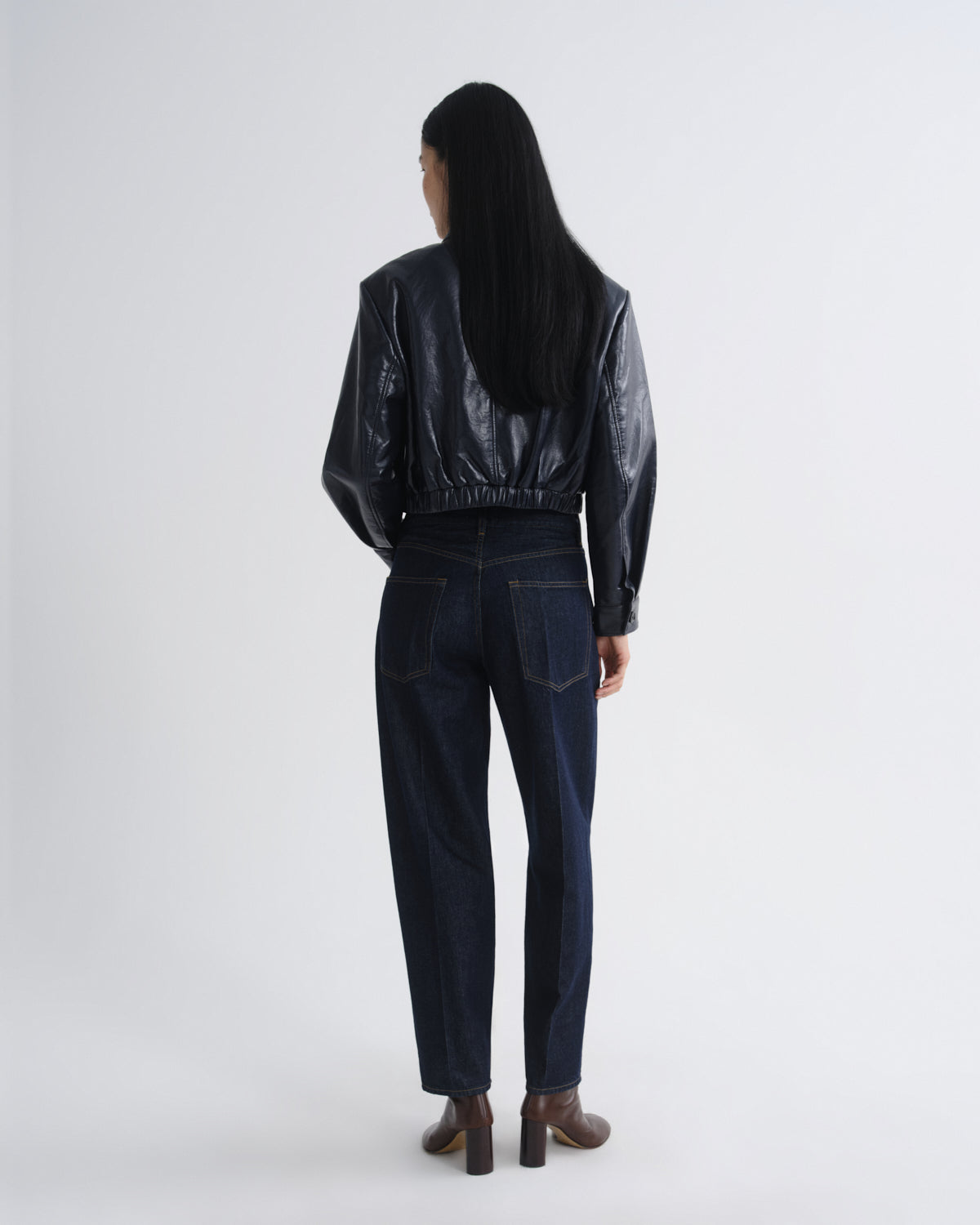 agolde-nahla-cropped-jacket-lederjacke-navy image 2