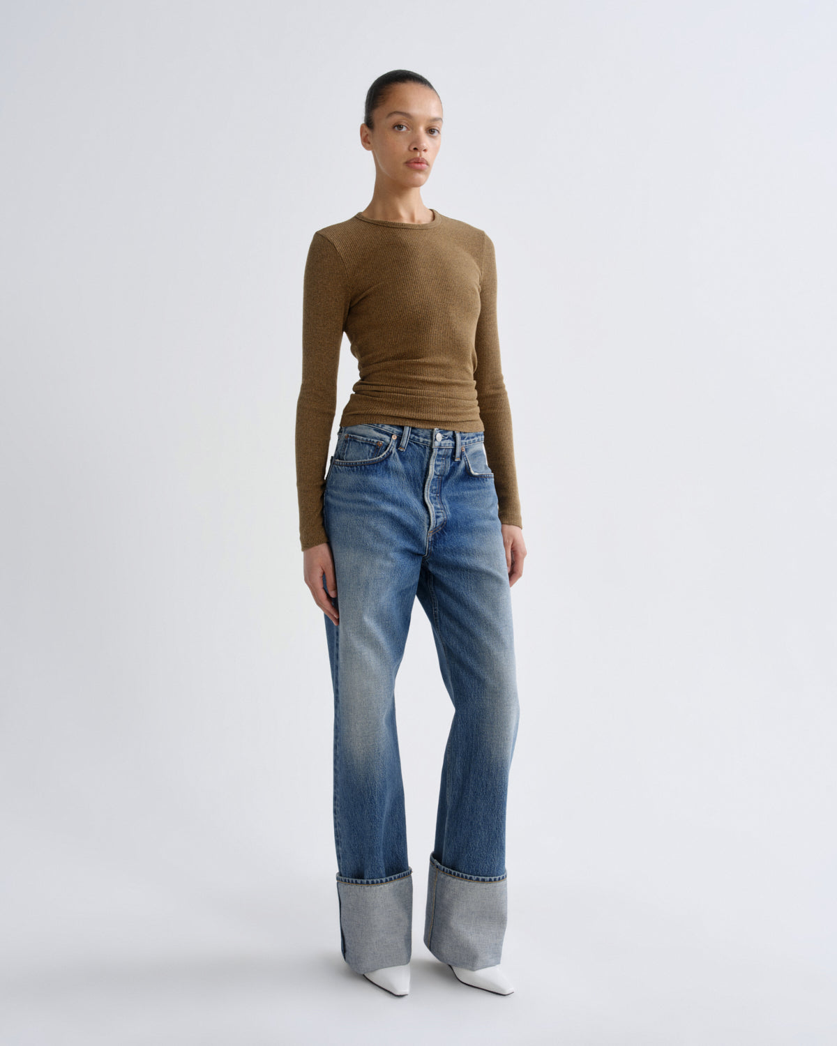 agolde-delphi-slim-shirt-brew-braun-damen-rippe image 4