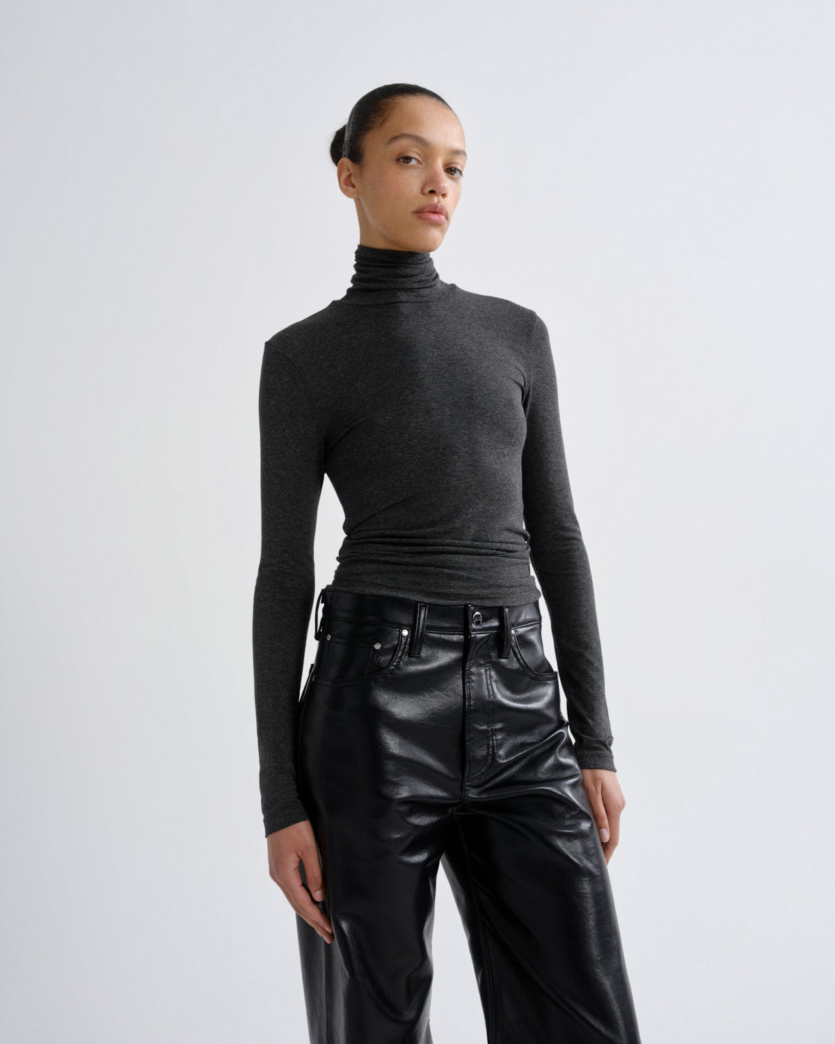 agolde-pascale-turtleneck-rollkragenpullover-charcoal image 1