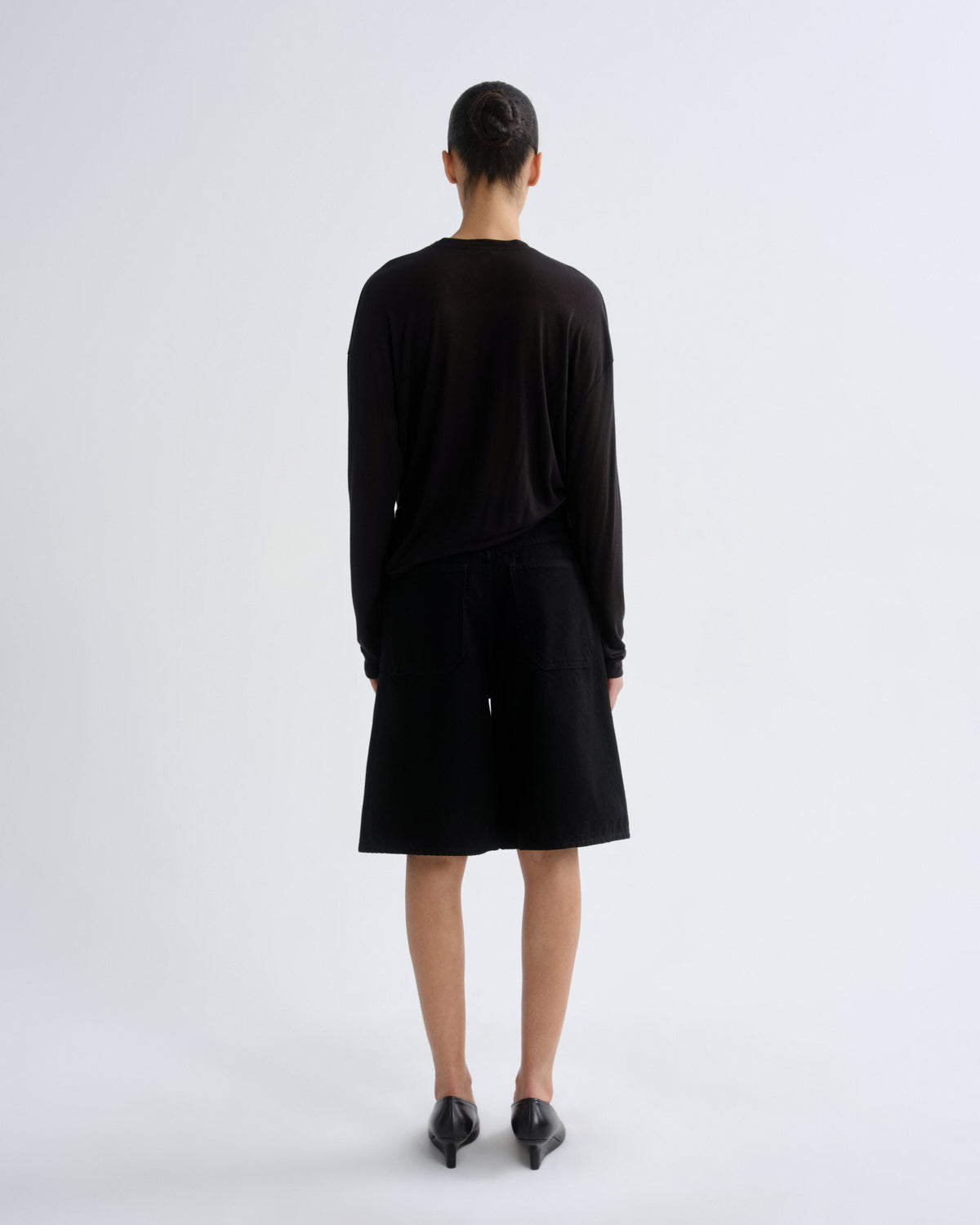 agolde-nolan-short-weightless-shorts-cover-schwarz image 2