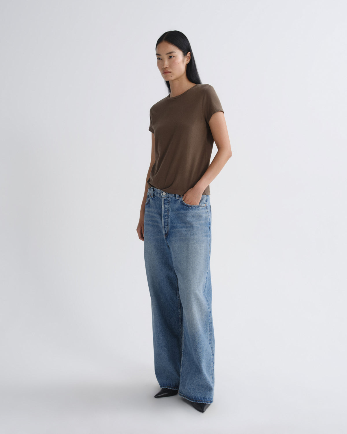 agolde-adine-long-line-tee-t-shirt-uniform-oliv image 5