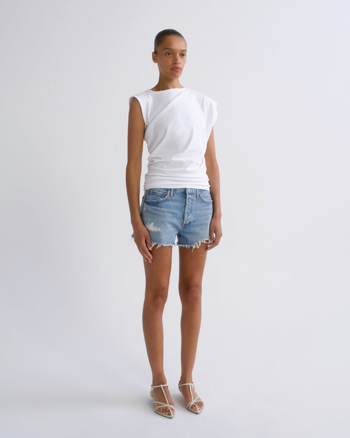 agolde-parker-vintage-cut-off-short-passage-hellblau image 4