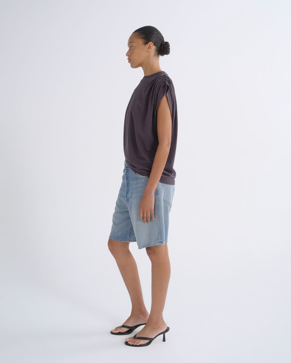 agolde-indra-short-flyweight-shorts-reset-indigo-damen image 4