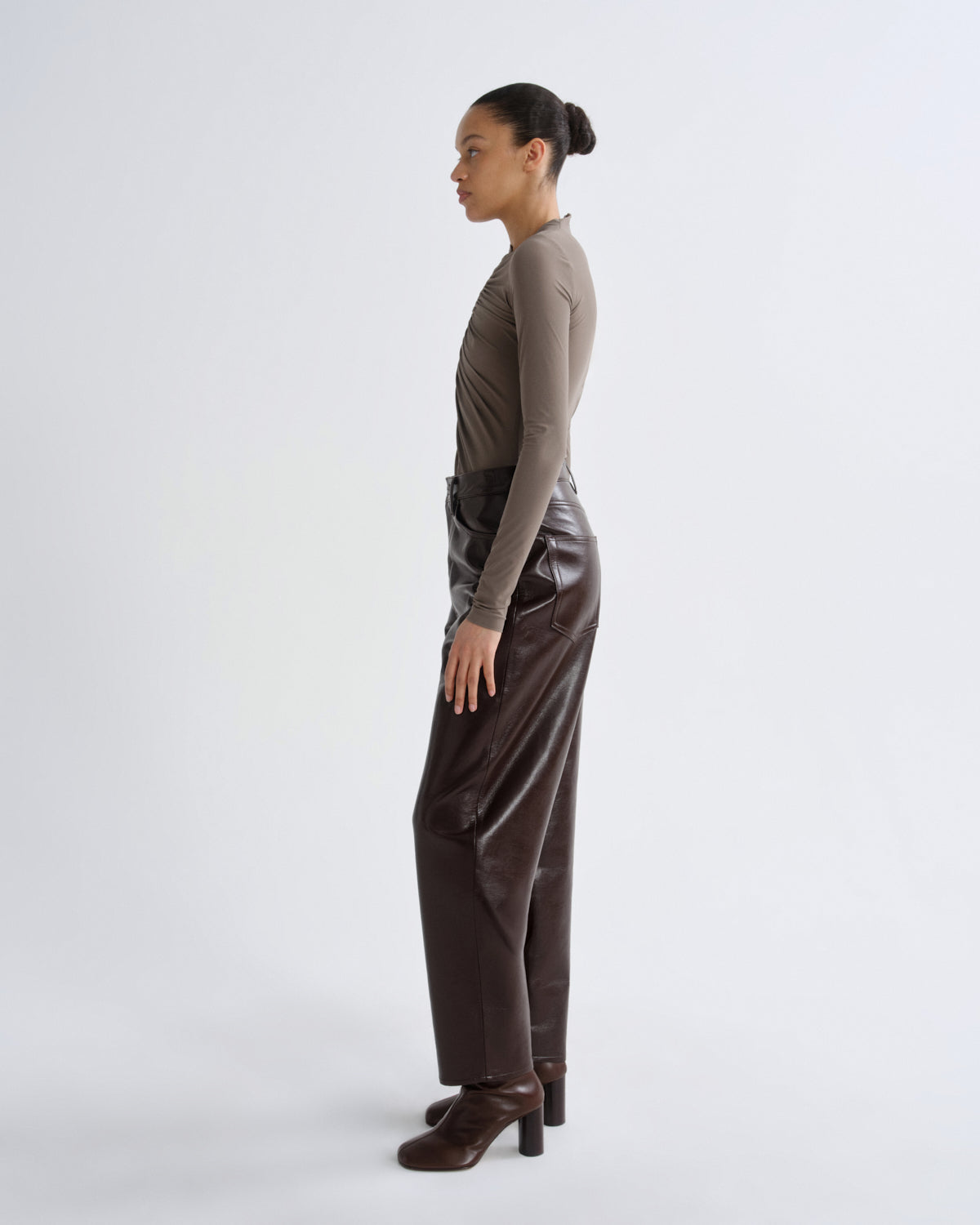 agolde-lupin-bodysuit-mink-taupe-second-skin image 3
