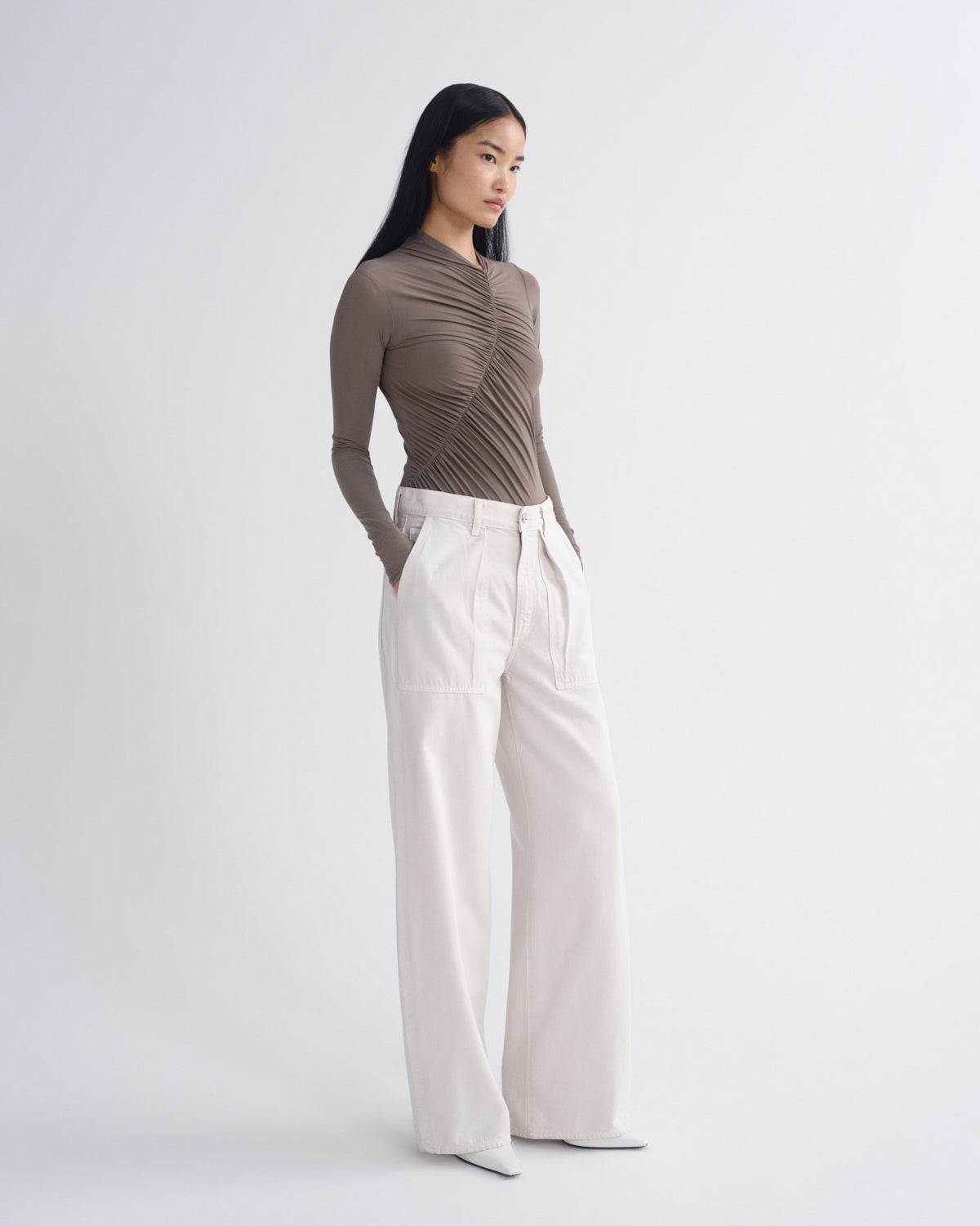 agolde-low-curve-utility-bone-damen-jeans-creme-flyweight image 3