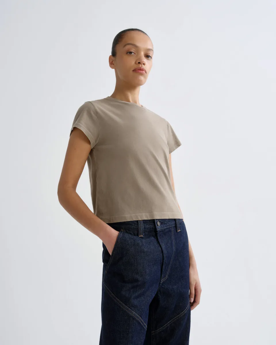 agolde-adine-shrunken-tee-t-shirt-trail-braun-bio-baumwolle image 1