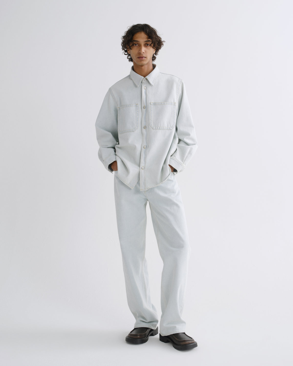 agolde-craven-shirt-hemd-source-hellblau-relaxed image 2