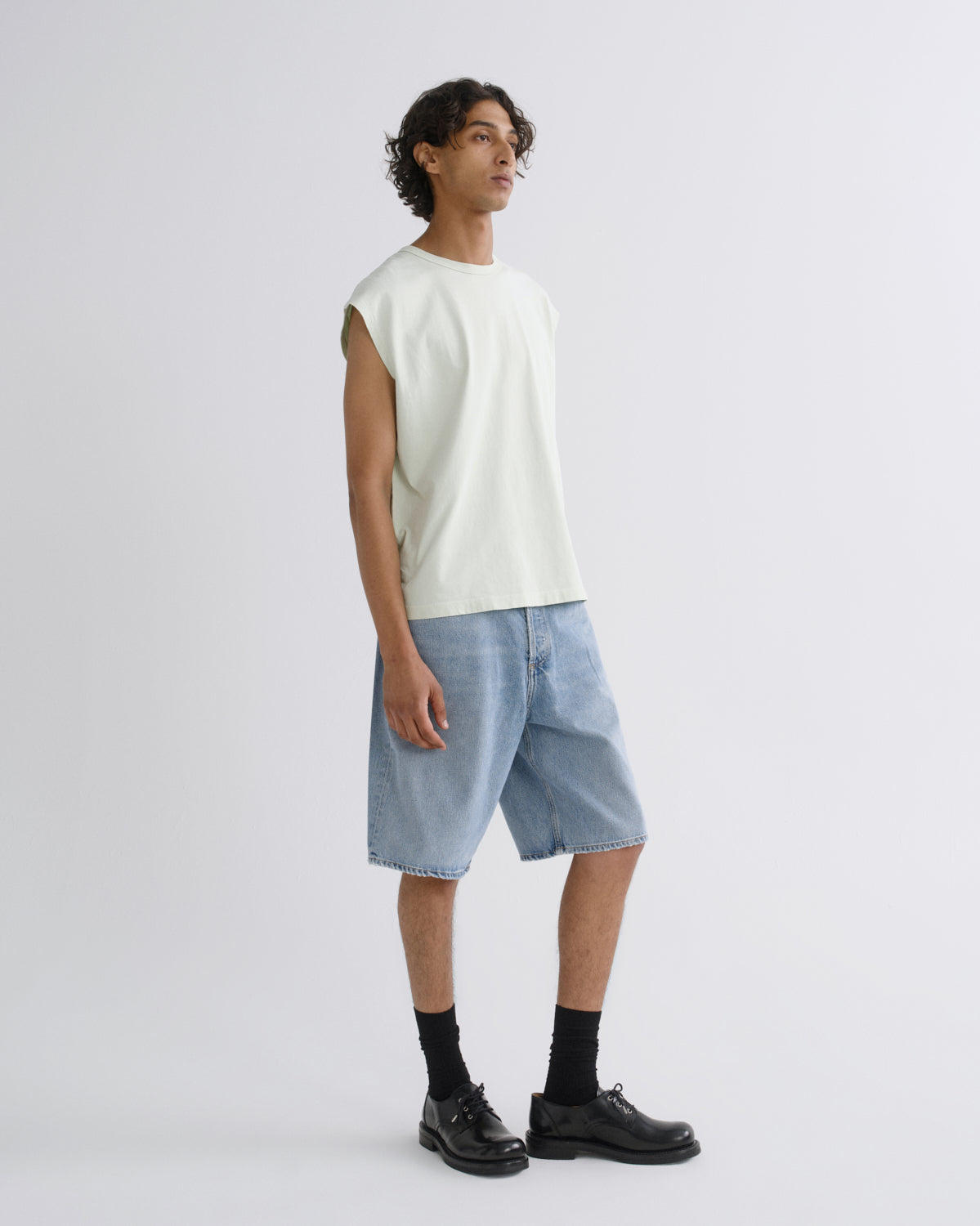 agolde-skate-denim-shorts-force-hellblau-herren image 3