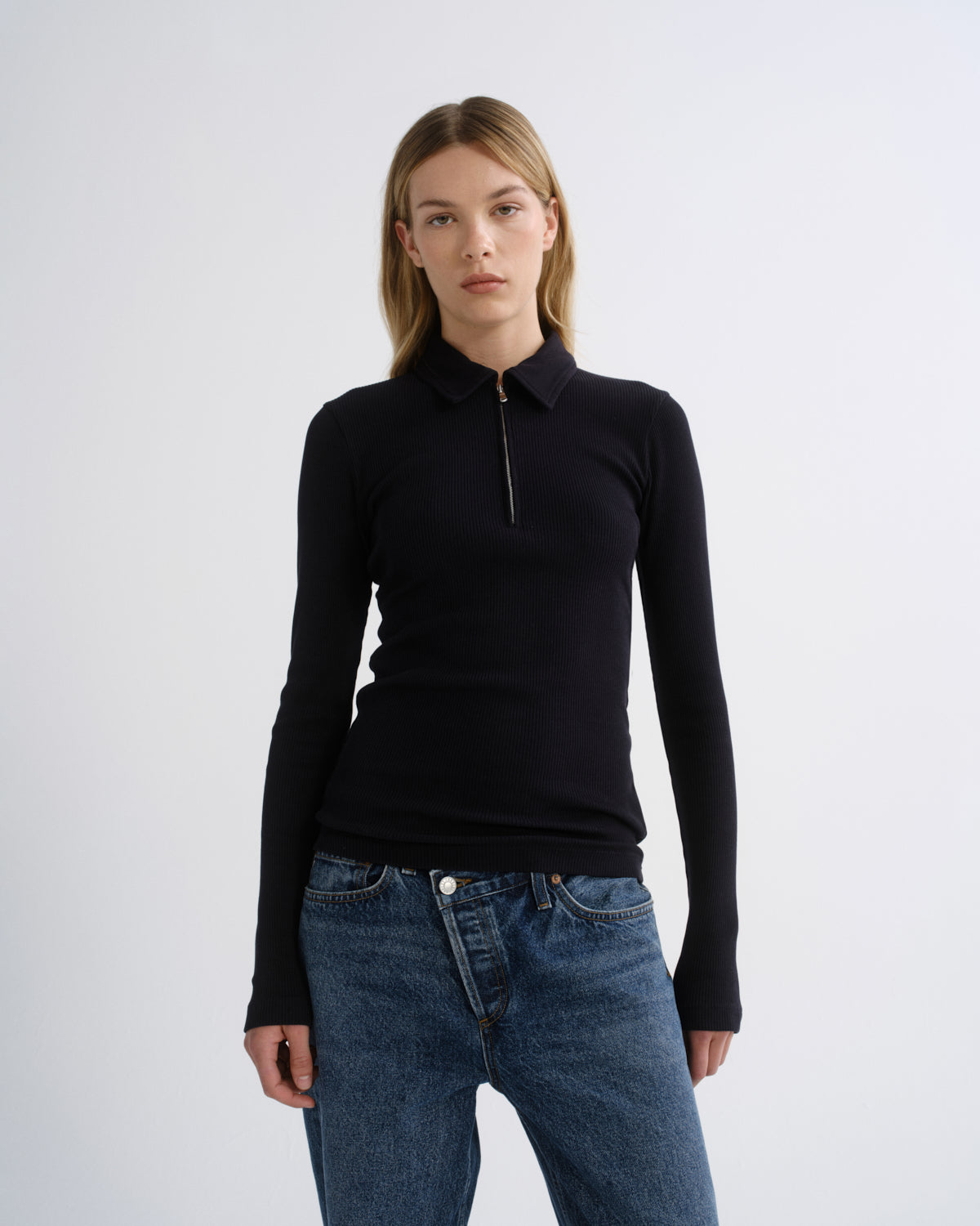 agolde-amica-zip-polo-poloshirt-obscura-dunkelblau image 1