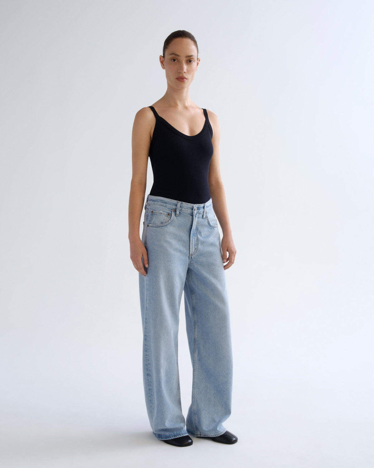 agolde-low-curve-jean-flyweight-jeans-memory-hellblau image 4