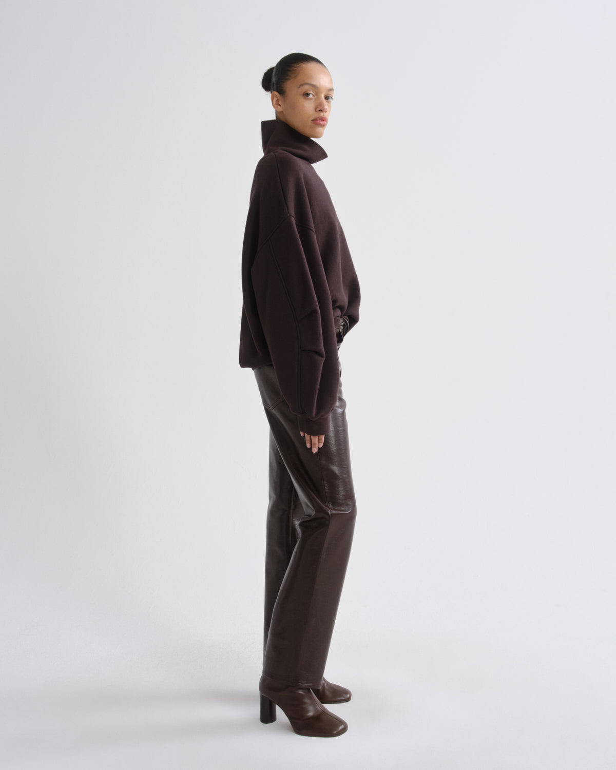 agolde-jenning-sweatshirt-chocolate-braun-oversize image 4
