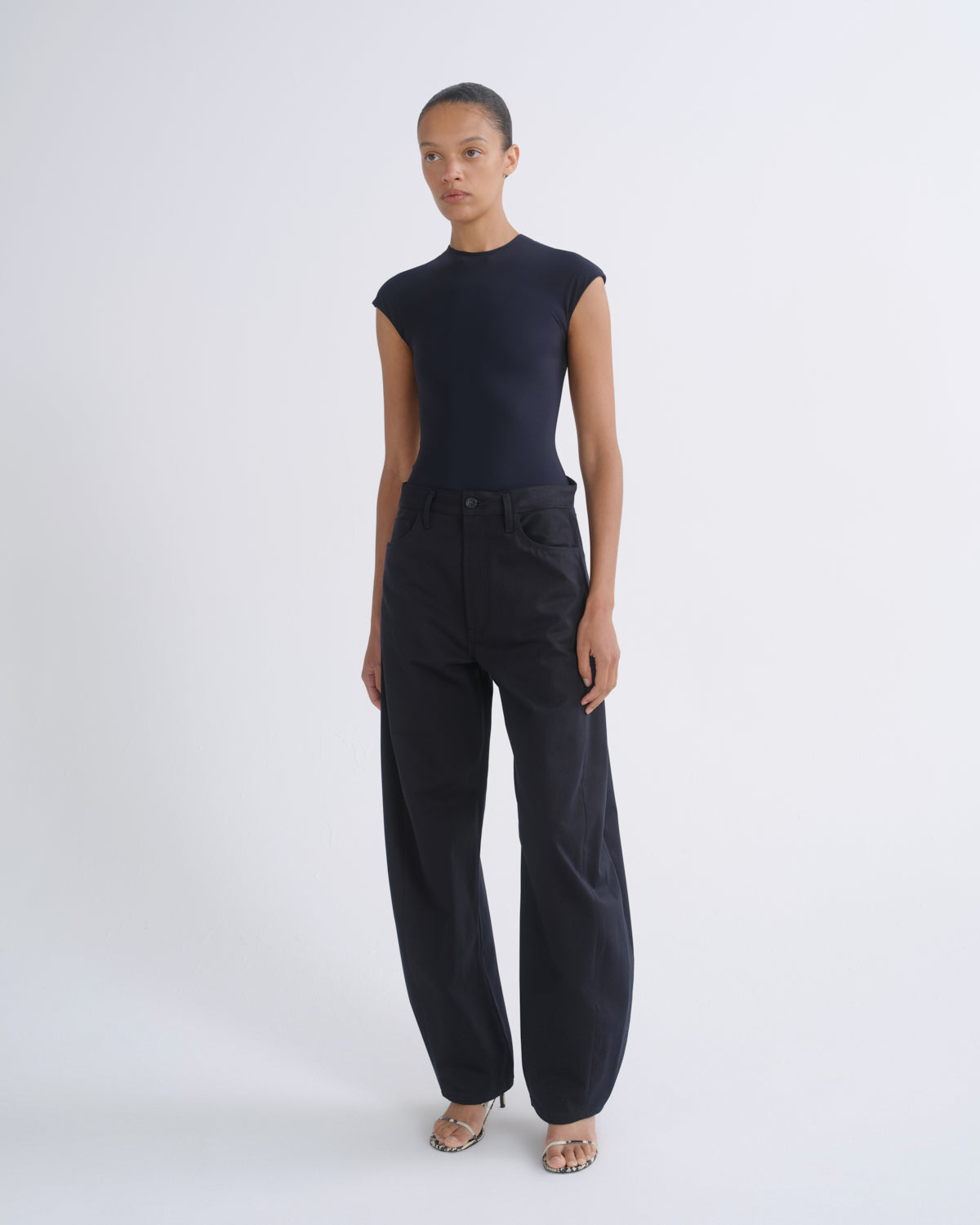 agolde-luna-trouser-obscura-navy-twill-34 image 4