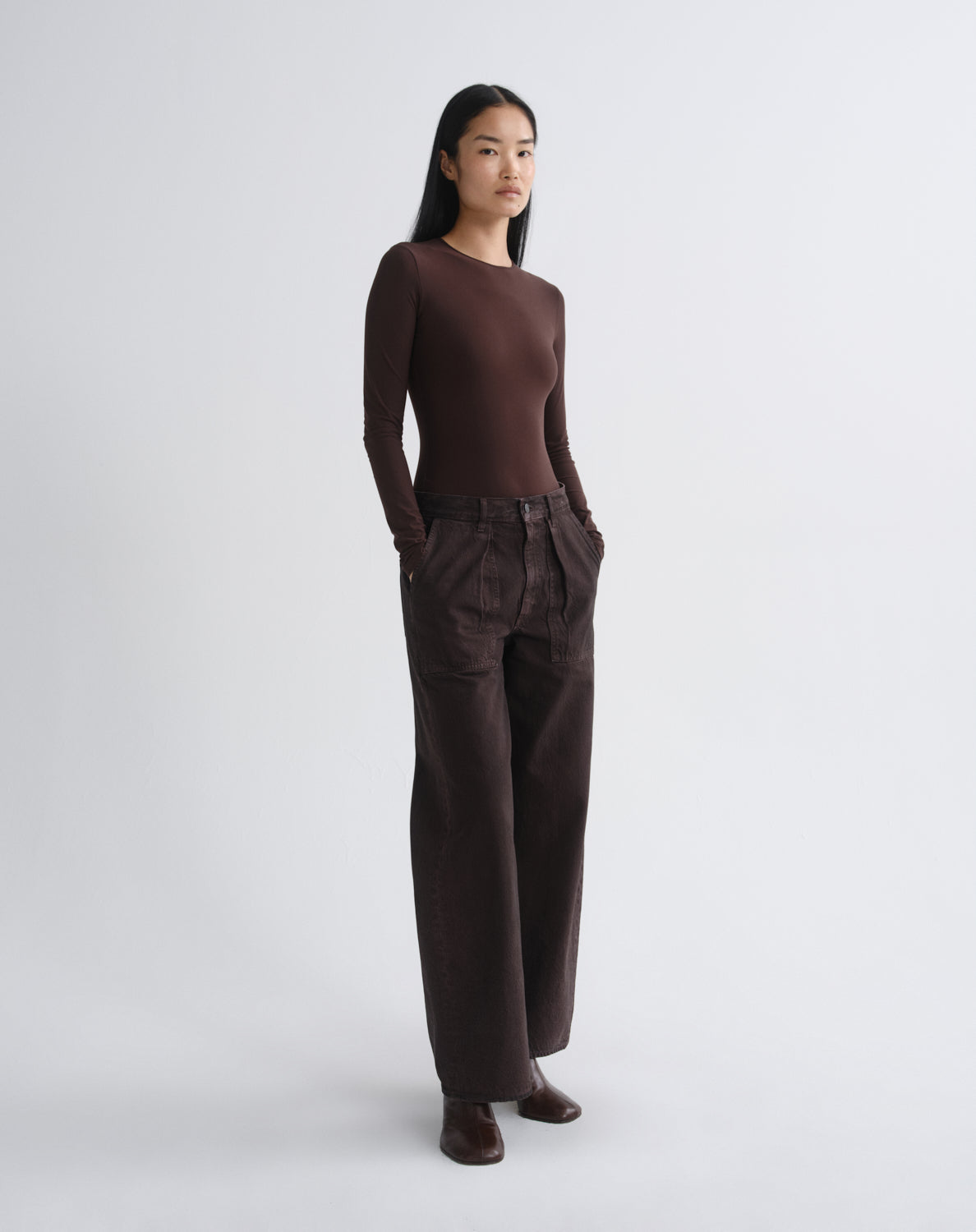 agolde-low-curve-utility-jean-deep-roast-braun-petite image 3