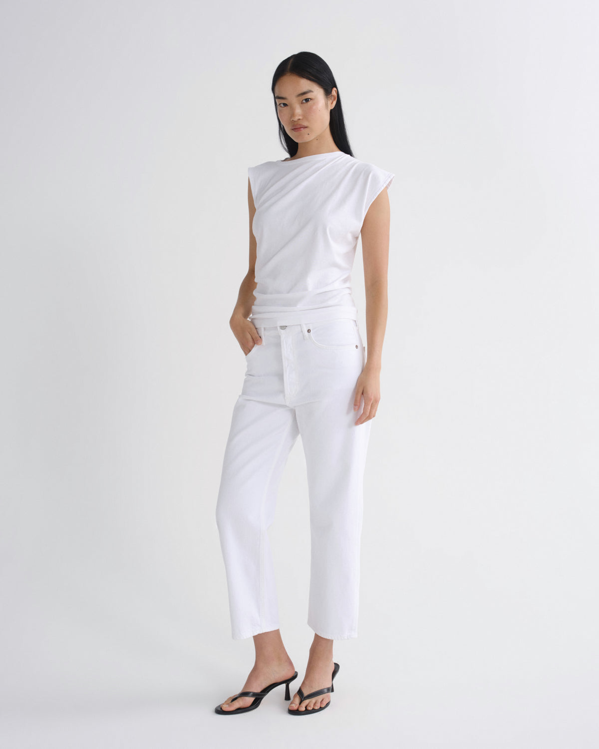 agolde-90-s-crop-mid-rise-straight-jeans-marshmallow-wei image 3