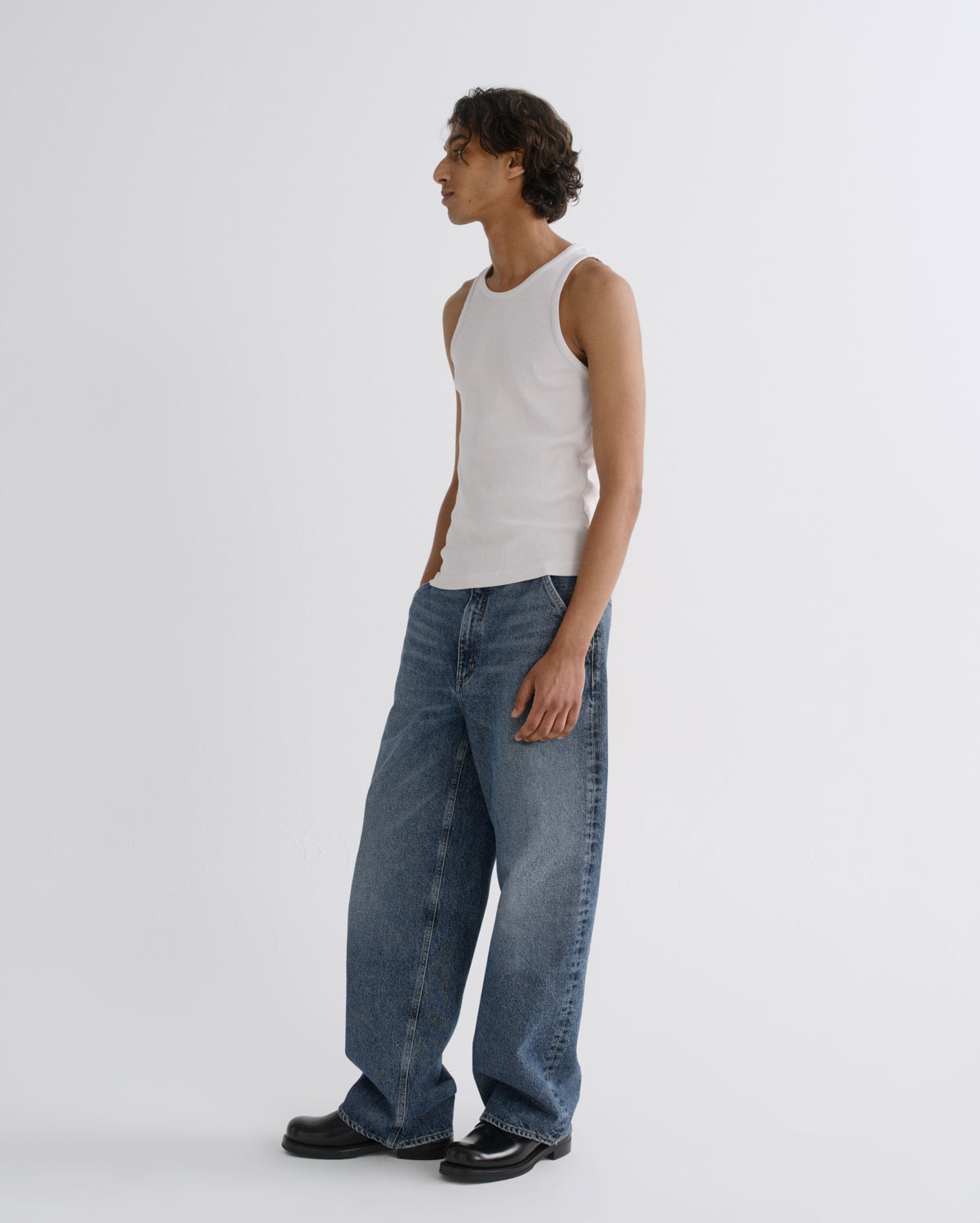 agolde-viggo-tank-top-powder-baumwoll-ripp image 5
