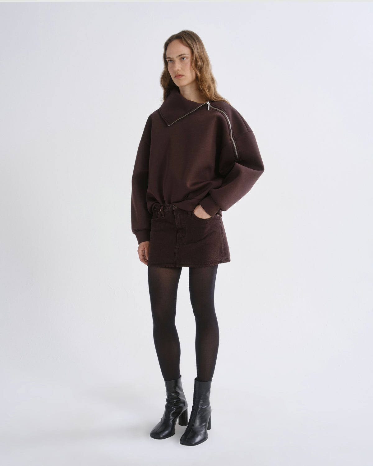 agolde-keira-mini-jeansrock-sloe-berry-burgunder image 4