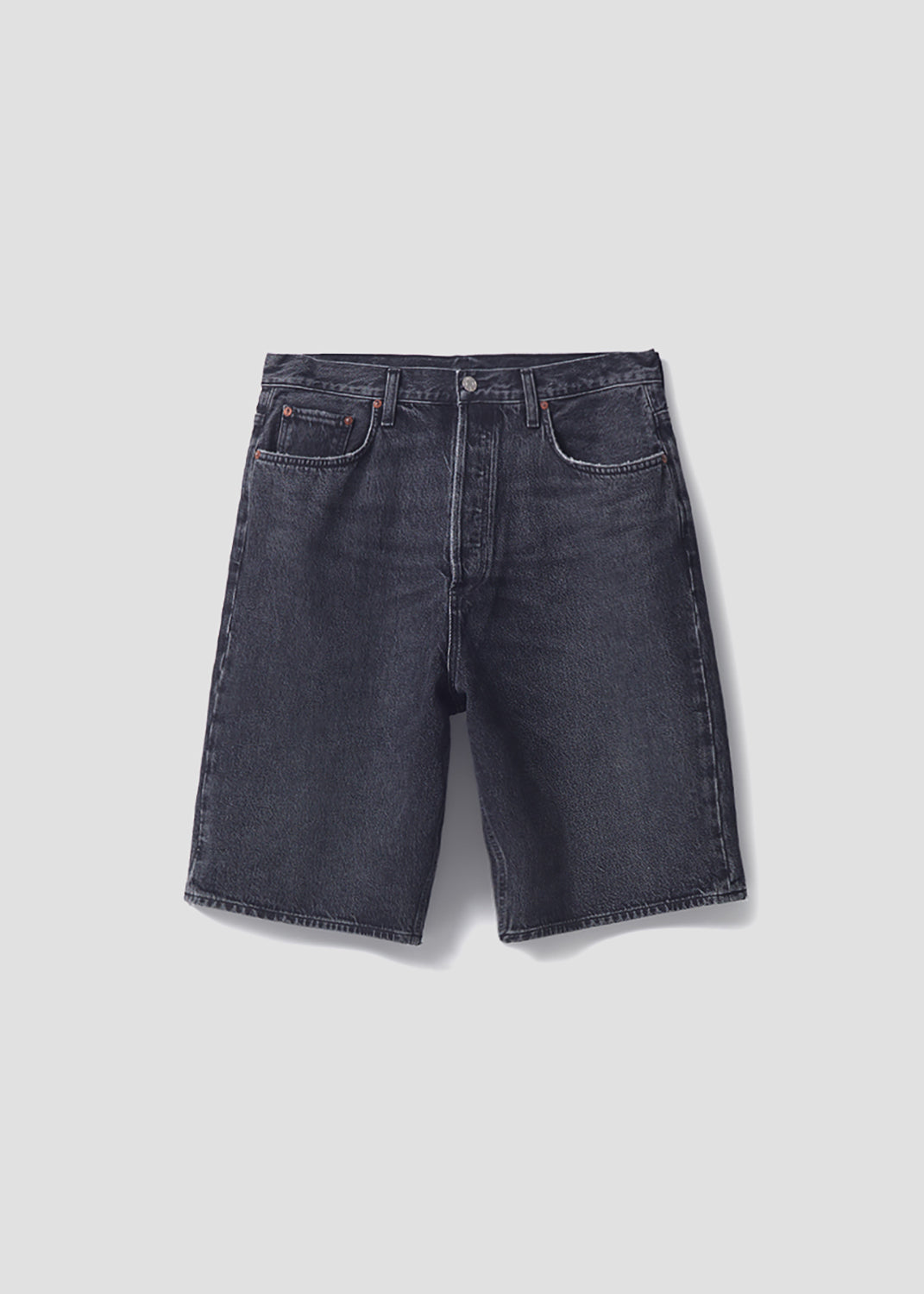agolde-skate-short-paradox-jeansshorts-schwarz image 5