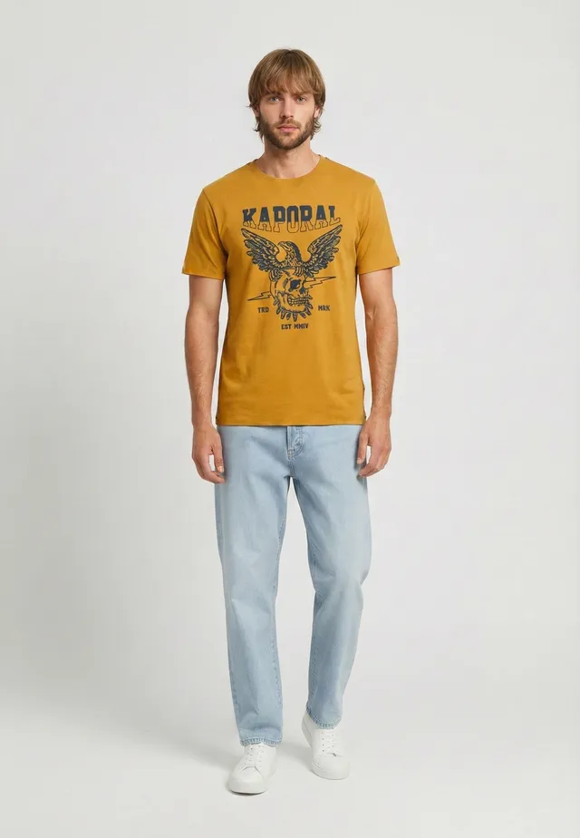kaporal-kolding-t-shirt-herren-ocker-baumwolle-adler-print image 1