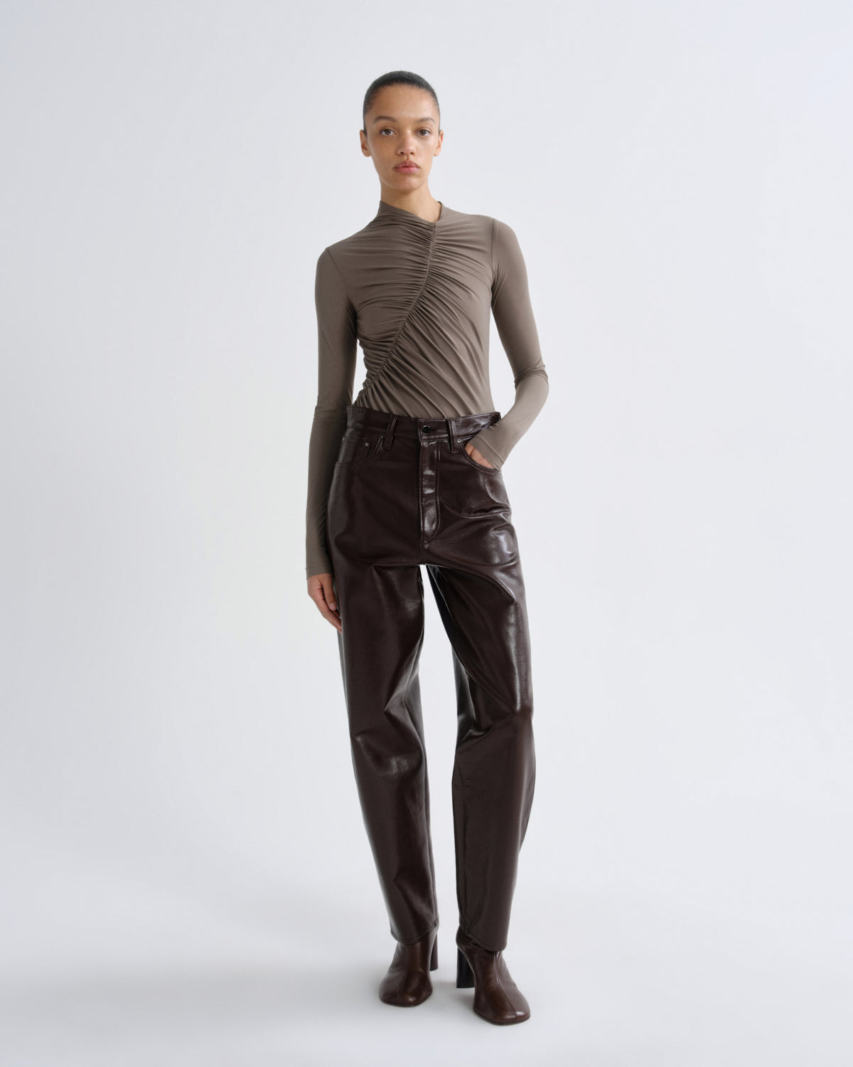 agolde-lupin-bodysuit-mink-taupe-second-skin image 5