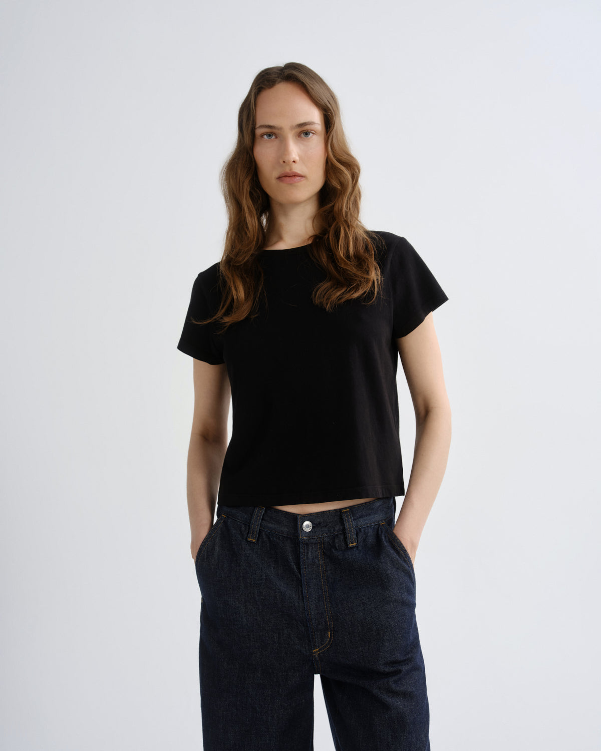 agolde-adine-shrunken-tee-t-shirt-schwarz-bio-baumwolle image 1