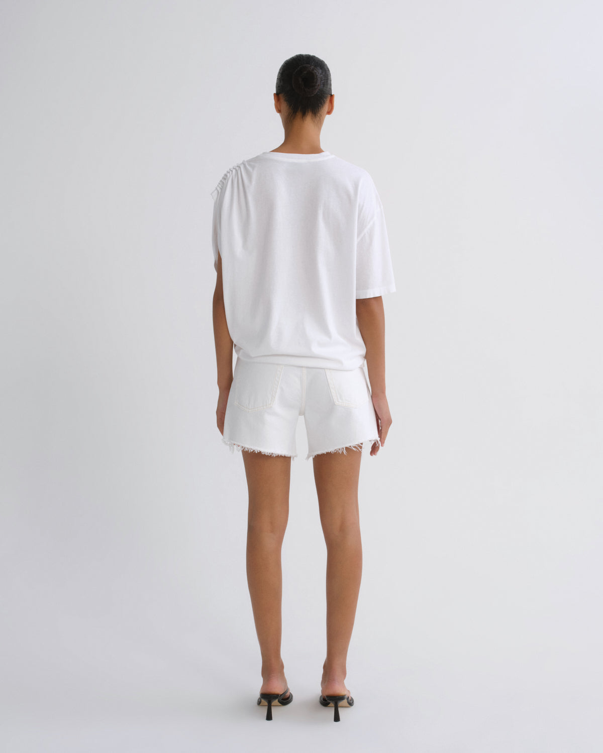 agolde-parker-long-short-denimshorts-panna-cotta-wei image 2