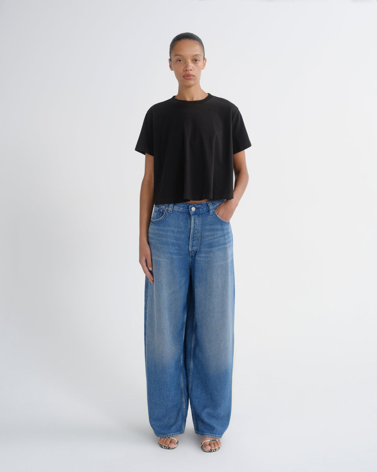 agolde-rounded-baggy-flyweight-jeans-expression-dunkelblau image 1