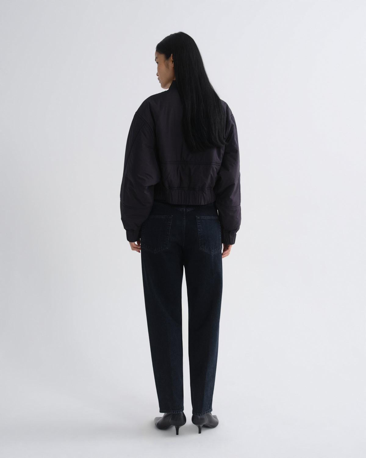 agolde-leni-bomberjacke-obscura-navy-schwarzblau image 2