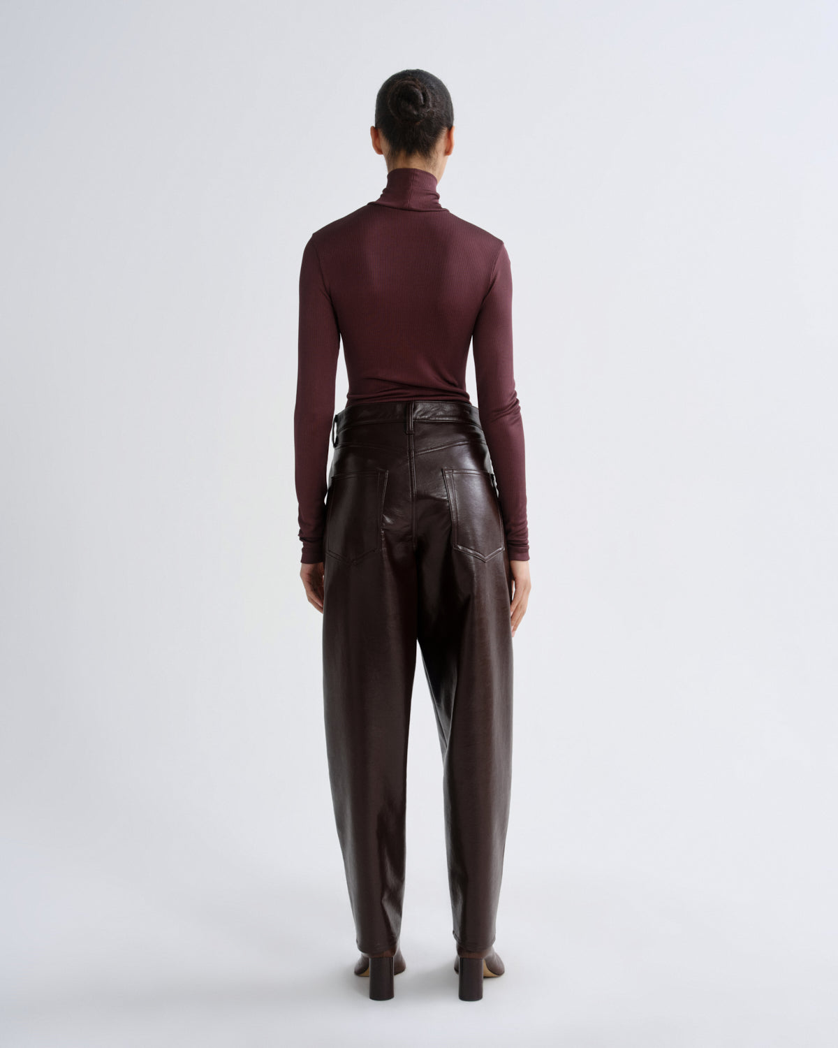 agolde-caryle-turtleneck-corinth-bordeaux image 2