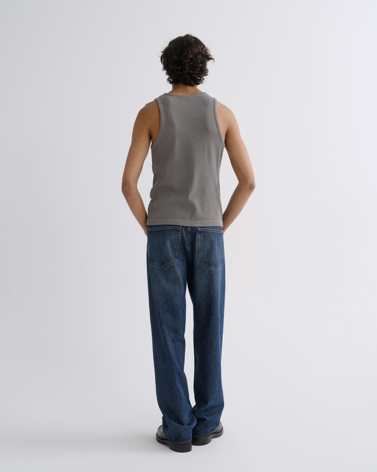 agolde-viggo-tank-top-herren-pewter-rippstrick image 2