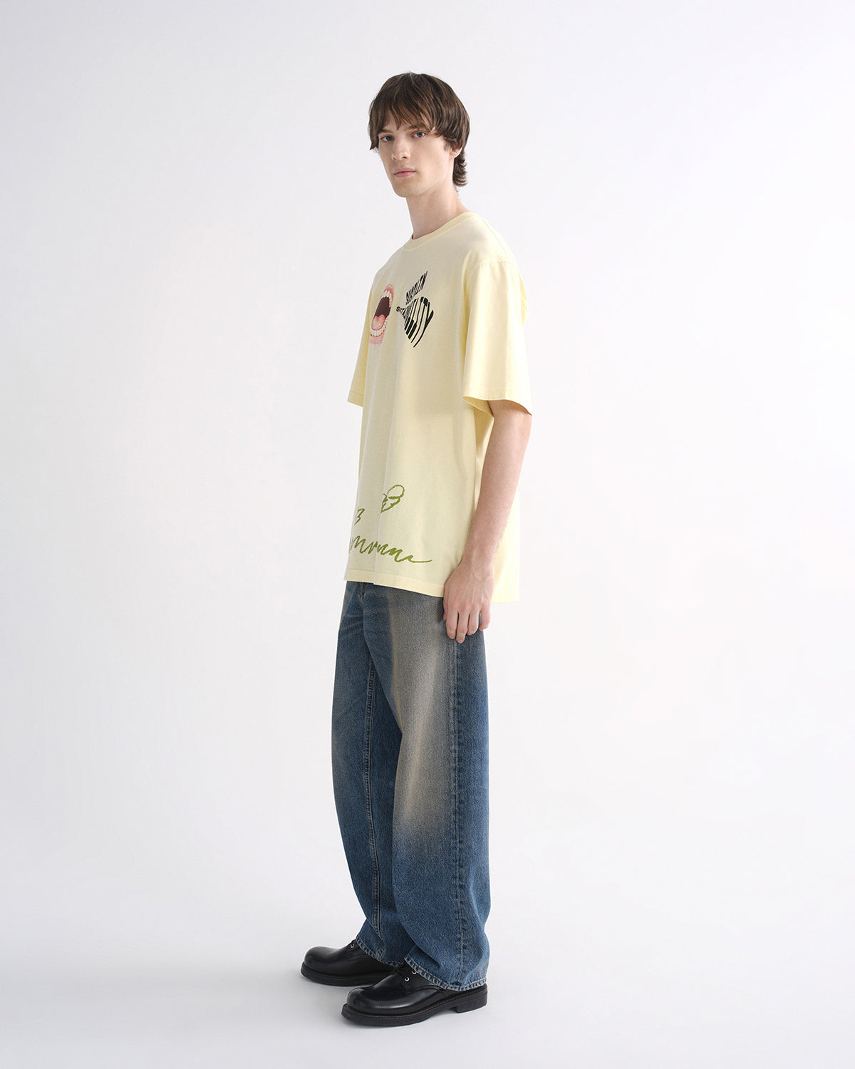 agolde-ron-finley-tee-pale-yellow-t-shirt-gelb-herren image 5